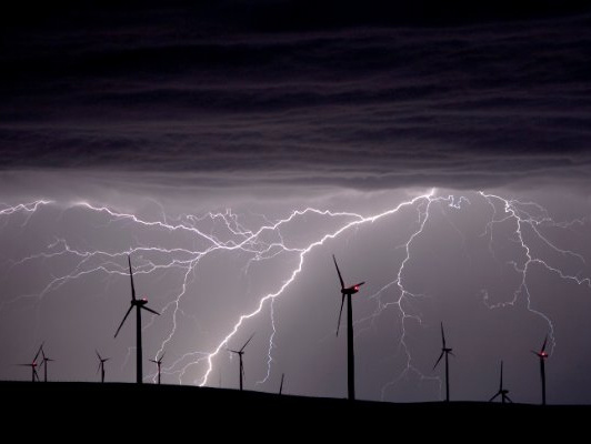 Global vindkraft: Industrinedgang i 2025, genopretning i 2026