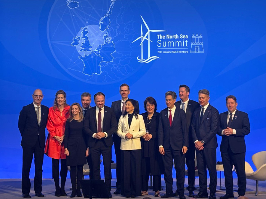 Nyheder! &euro;1 billion investeret i vindkraft! Ni nationer underskriver historisk investeringsaftale